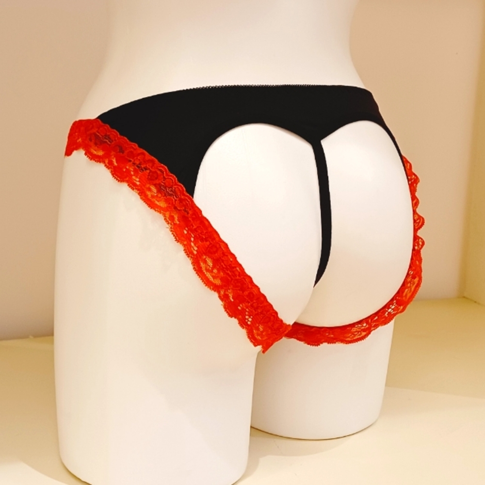 NWT OPEN BACK PANTY ❤️💋